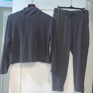 Medium Joy Lab Athletic Outfit